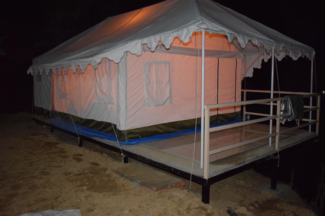 Ghughuti Resort ムスーリー エクステリア 写真
