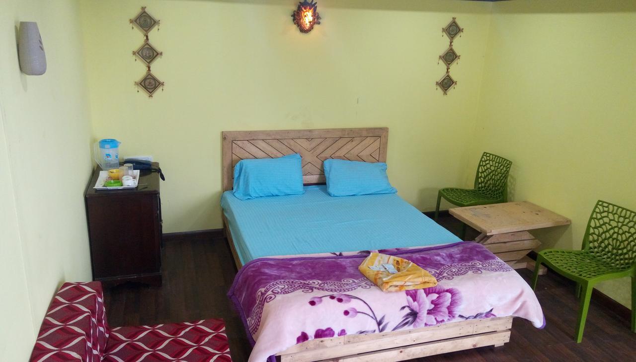 Ghughuti Resort ムスーリー エクステリア 写真